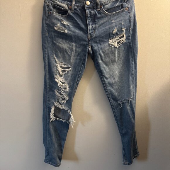 American Eagle Tomgirl Button Fly Distressed Jeans - Picture 3 of 4